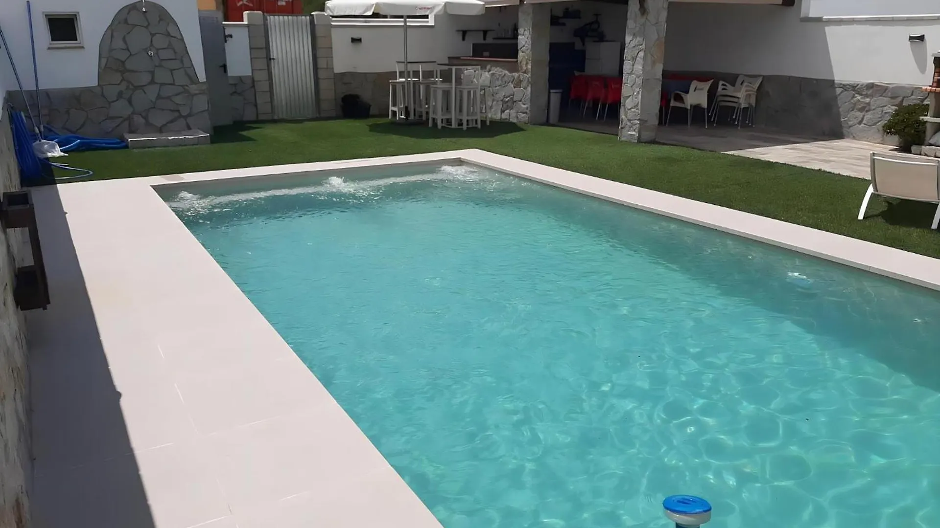 Chalet Con Piscina Privada Cerca De La Playa location